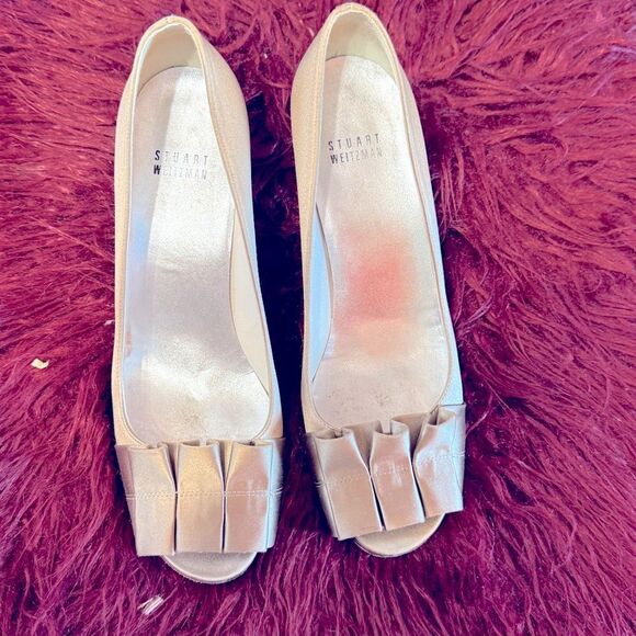 Stuart Weitzman Gigiritz Satin‎ Pumps
Size  Sz 7 - Picture 2 of 7